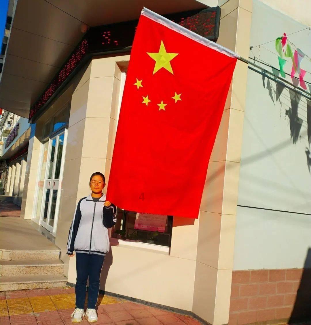 演员“强行扮嫩”的风又刮到了江苏卫视剧里,一脸疲态穿校服真尬