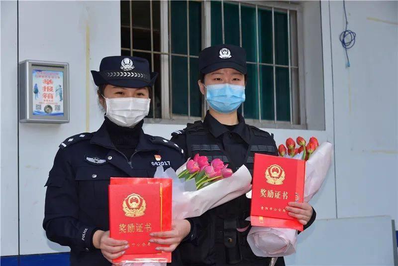 救援淘气的小狗